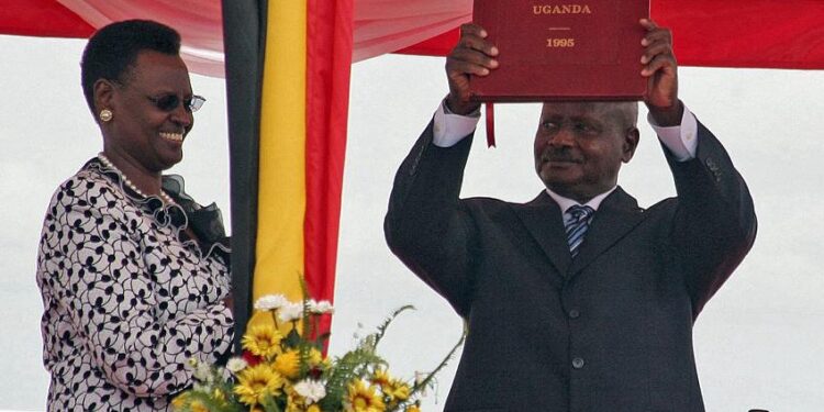 Kuki Museveni arahira, nyuma y’amezi ane atorewe kuyobora Uganda?