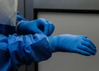 DRC yashyizeho akato k’iminsi 21 ku bavuye ahari Ebola, nyuma y’uwanduye wageze mu Bufaransa