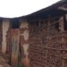 Abatujwe mu Mudugudu wa Mamba basaba gusanirwa inzu zatangiye gusenyuka imburagihe