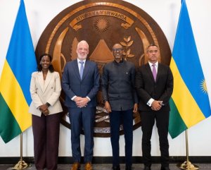 Kagame yakiriye abayobozi ba The Wood Foundation, baganira ku buhinzi n’ubuvuzi bw’abana