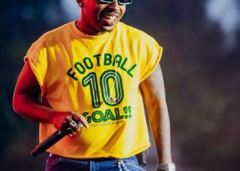 Kenny Sol yatunguwe n’urukundo yerekanywe n’Abafana be b’i Karongi muri MTN Iwacu Muzika Festival 2026