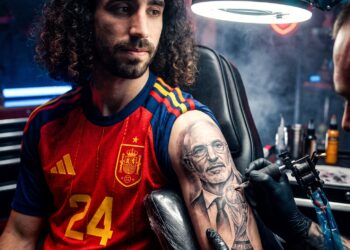 Marc Cucurella yasohoje isezerano rye, nyuma yo gushyirwaho tatto y’isura y’umutoza Luis de la Fuente