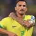 Danilo ni wenyine watashye mu ndege mu bakinnyi b’ikipe y’Igihugu ya Brazil, nyuma yo gusezererwa mu Gikombe cy’Isi