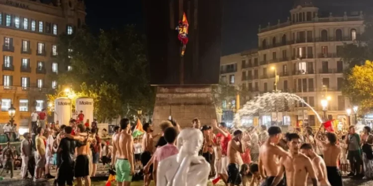 Ibyishimo byo kwizihiza Igikombe cy’Isi muri Espagne byahindutse amarira, nyuma y’urupfu rw’umwana w’imyaka 13
