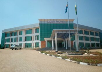 Kayonza: Umubyeyi wari warigeze kugerageza kwiyahura yasanzwe yapfuye amanitse mu bwiherero